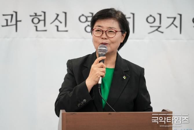 이순희 강북구청장이 지난 20일 강북구 보훈회관 대강당에서 개최된 ‘보훈가족 한마당 행사'에서 인사말을 하고 있다.
